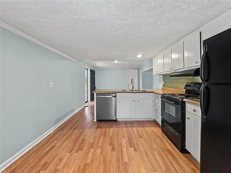 3542 Shoreland Dr — Photo 6