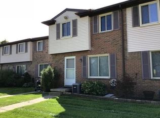 612 Lambkins Rd, Saline, MI 48176