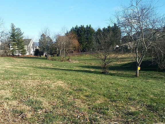 2nd image of 202 Tucker Lane