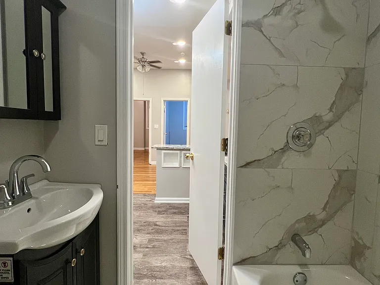 1839 W Cermak Rd #3R — Photo 10