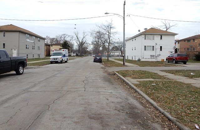 Exterior Neighborhood (street photo)