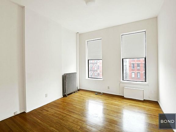 5th image of 101 W 104th St APT 6