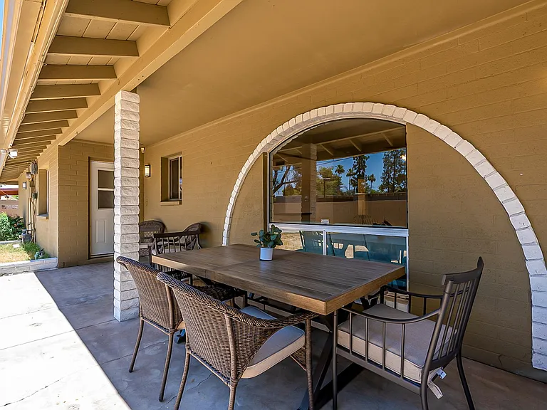 1107 E Geneva Dr — Photo 15