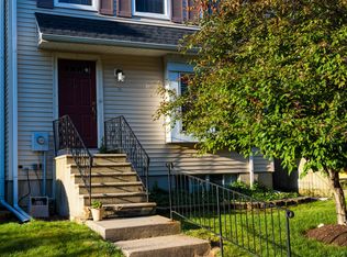 9 Faith Dr E, Sayreville, NJ 08872
