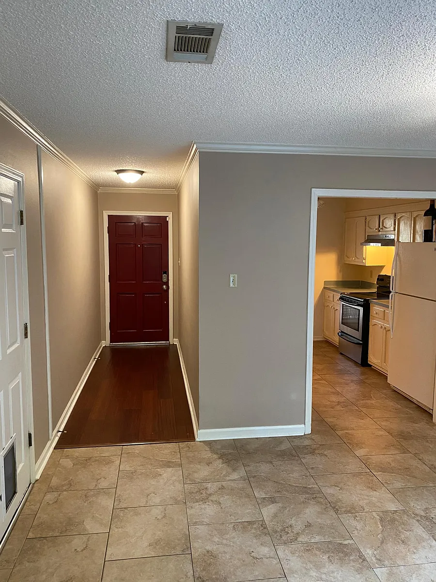 Building Photo - 322 Heatherwood Dr