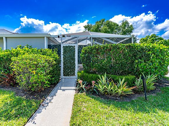 4th image of 1549 SW Waterfall Boulevard
