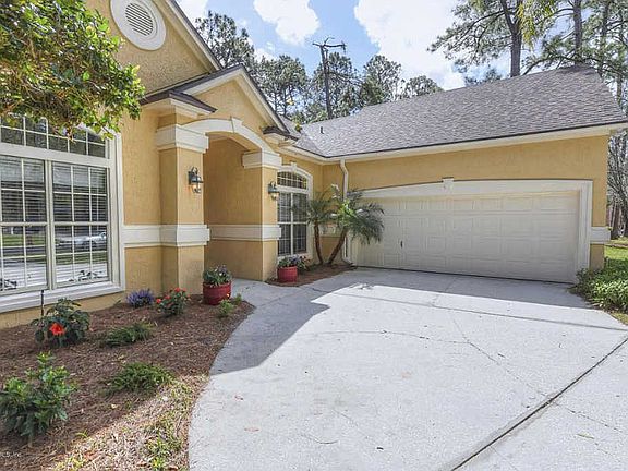 4th image of 8625 Autumn Green Dr