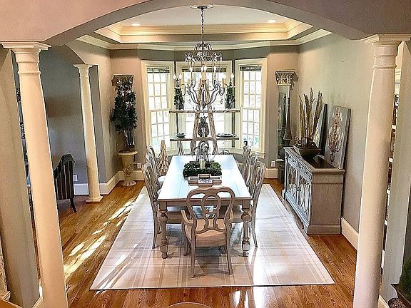 Formal Dining