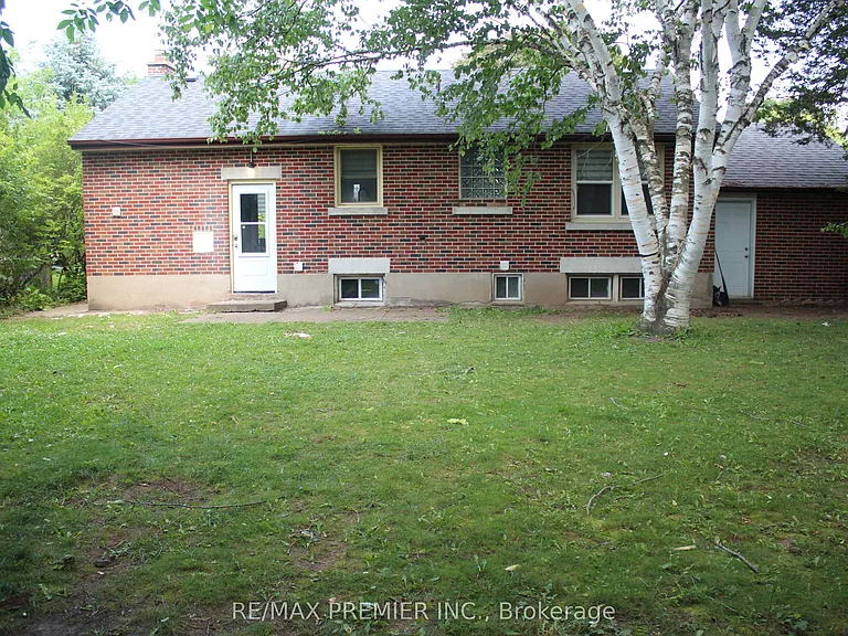 8 Marlborough Rd #BASEMENT — Photo 3