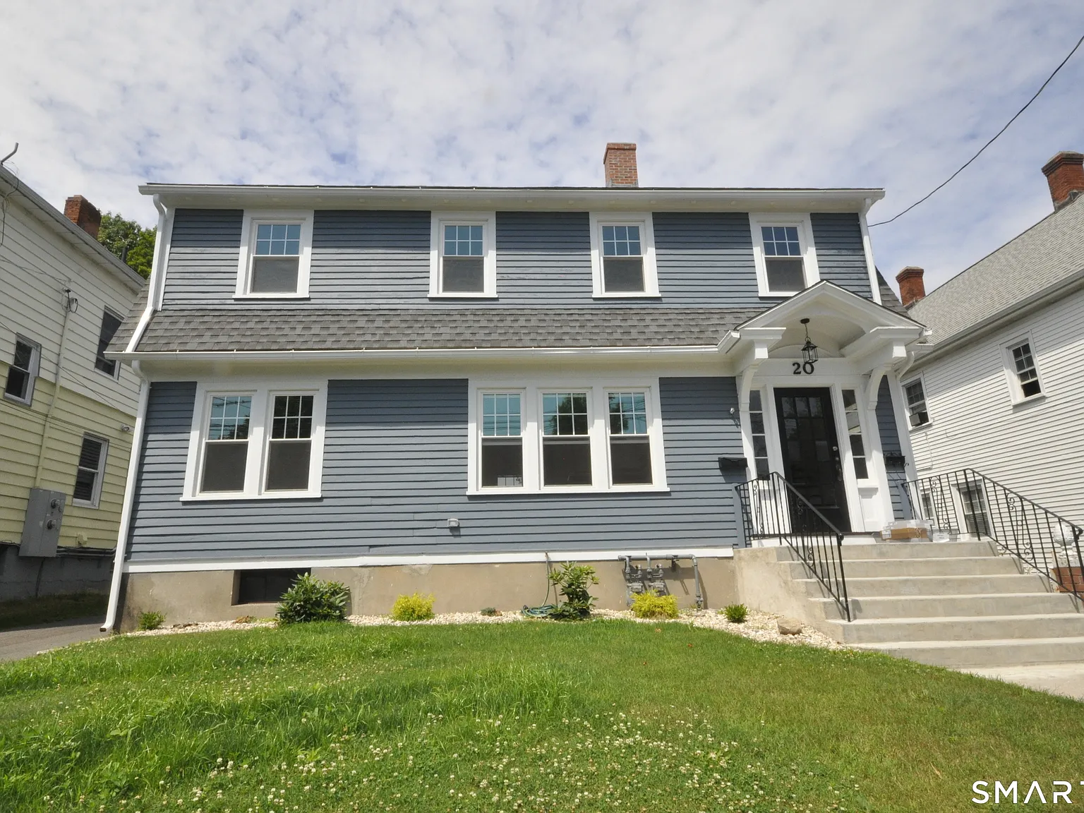 3 bed, 1.0 bath, 1100 sqft, $2,350 — Photo 2