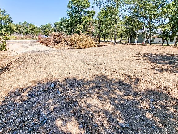 2nd image of 52 Duchess Creek Dr