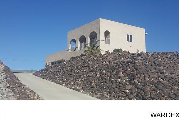 2nd image of 2387 Merrill Ave