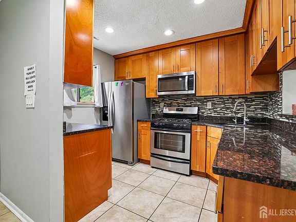 5th image of 12 Palm Ct