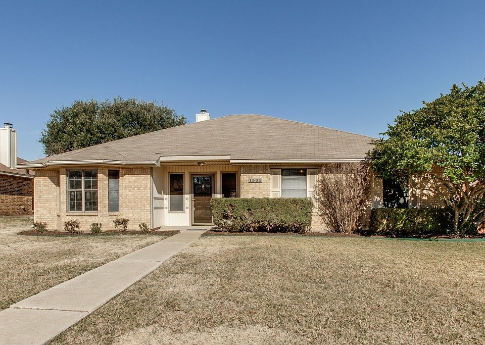1st image of 1305 Chicota Dr