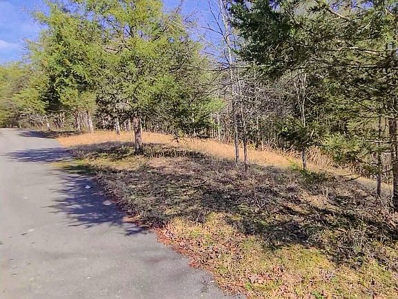 5th image of 13 White Oak Tree Ln Lot 13R