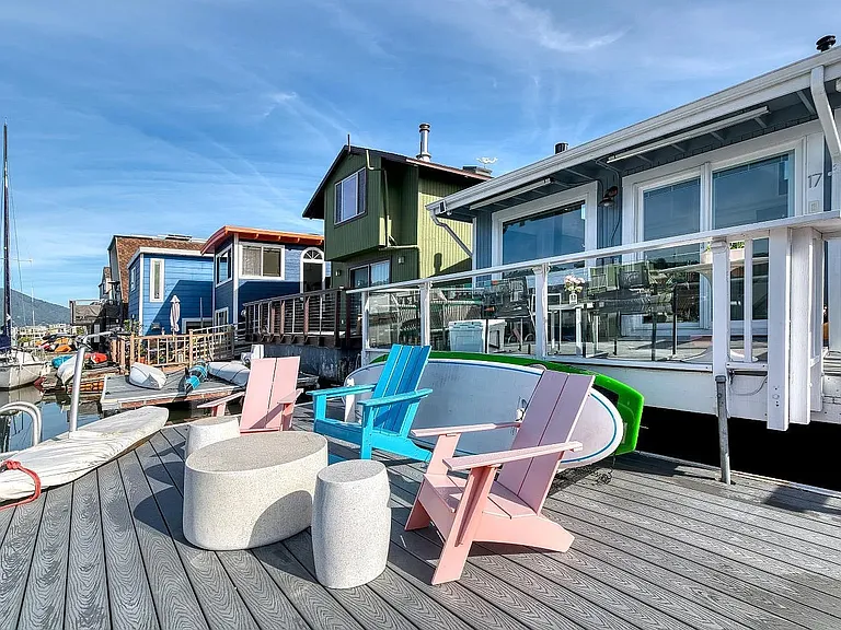 17 East Pier — Photo 4