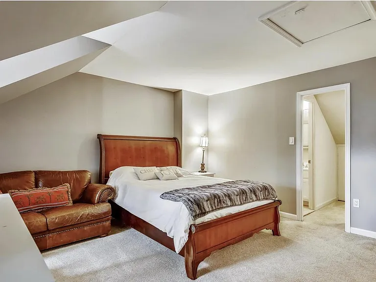 2nd master bedroom 4th floor