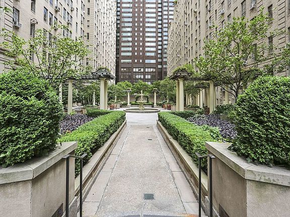 5th image of 350 W 57th St APT 12G