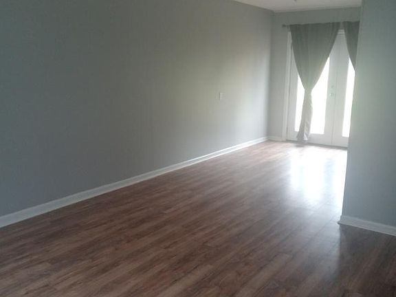 3rd image of 250 Carraway Dr #13