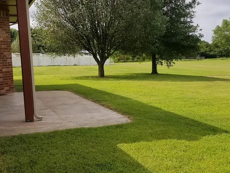 8415 Valley Creek Dr — Photo 12