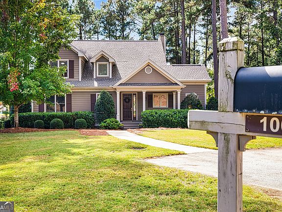 3rd image of 1060 Emerald View Dr
