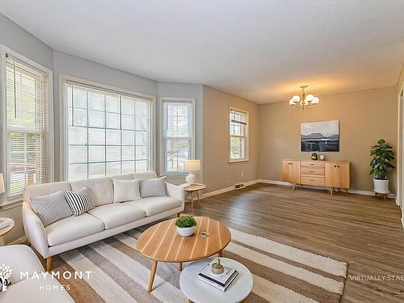 4th image of 212 Woodward Blvd