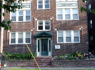217 E 30th St APT 1W, Kansas City, MO 64108