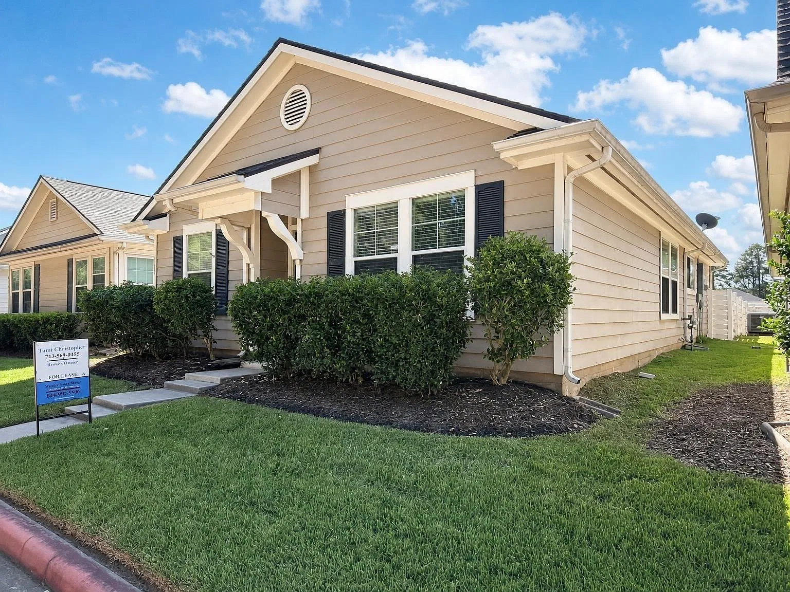 3 bed, 2.0 bath, 1310 sqft, $1,775 — Photo 3
