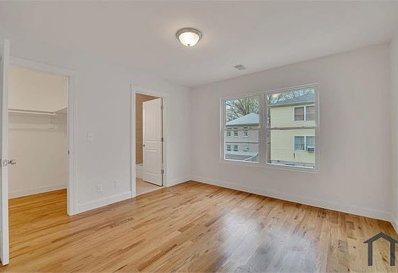 5th image of 127 Brookdale Ave Floor 2