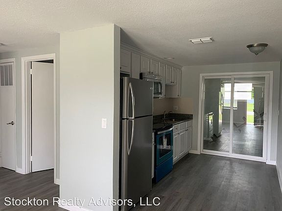 5th image of 350 N Elm St APT 1