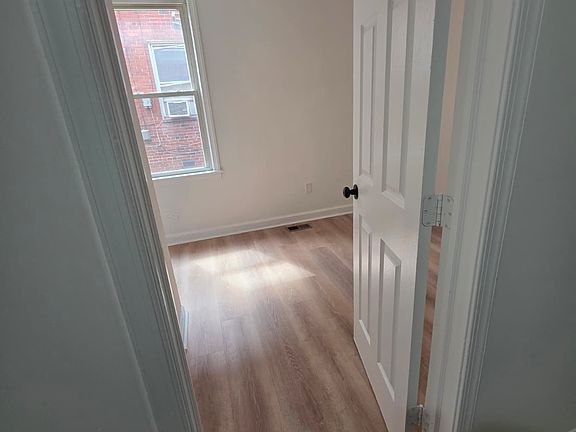 2nd image of 4262 Clay St NE
