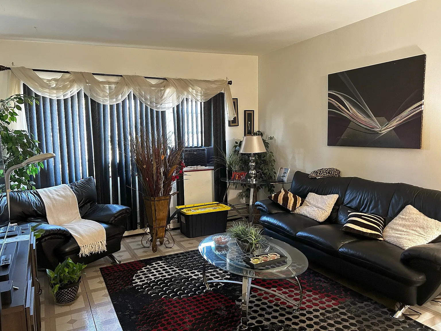 MP Apartments (1952) — Photo 2