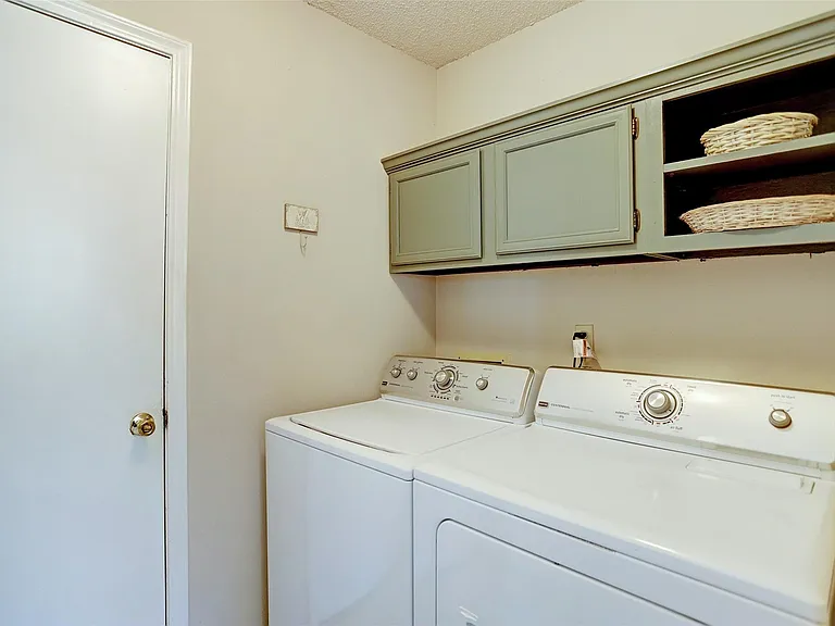 12 Fairmeade Bend Dr — Photo 25
