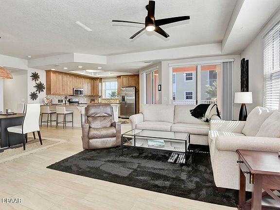 4th image of 4 Riverwalk Dr #307