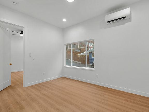 3rd image of 1007 Adams St SE #103