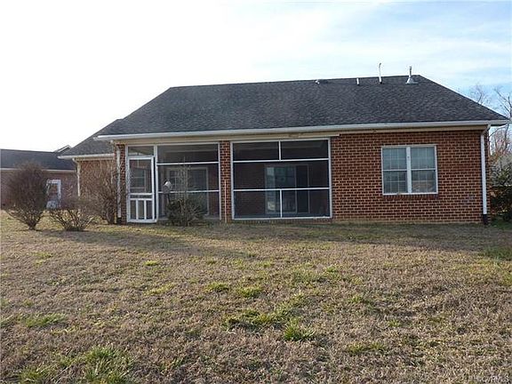 2nd image of 518 Cobblestone Dr