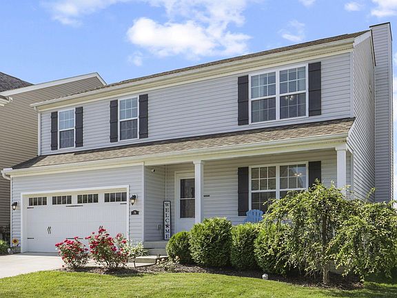 3rd image of 79 Sandburg Dr