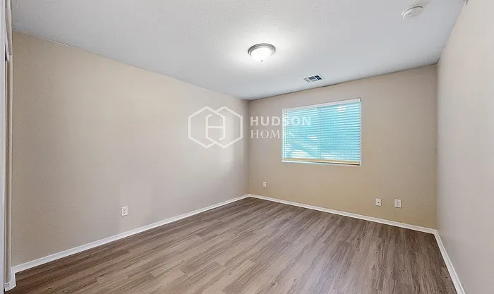 8107 S 5th Ave — Photo 17