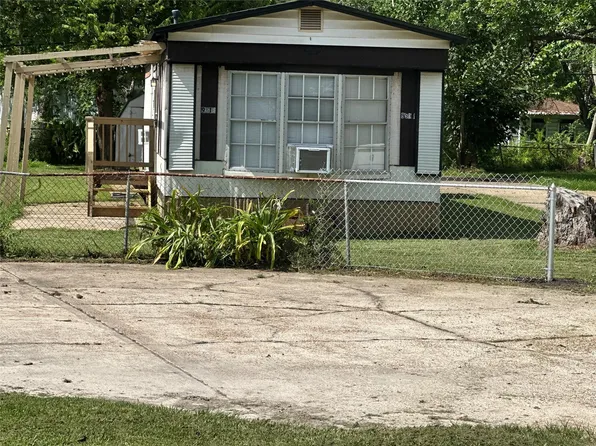 9514 Catlett Ln, La Porte, TX 77571