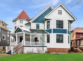 329 S Fairview Ave, Park Ridge, IL 60068