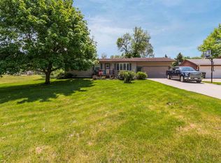 891 Belle St, Waterloo, IA 50702