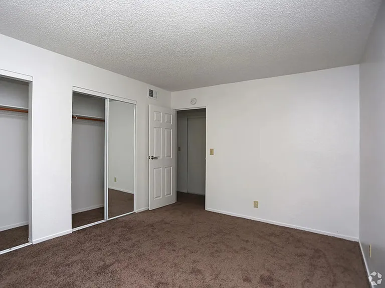 Berryhill Apartments — Photo 8