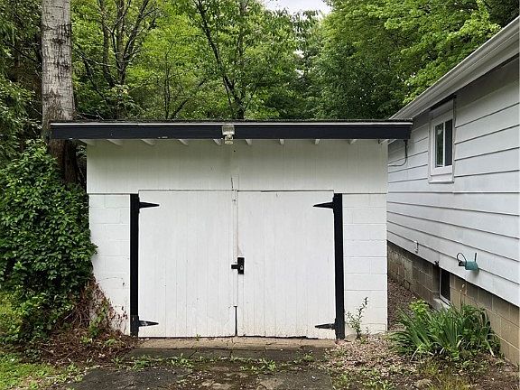 5th image of 55 E Pine St