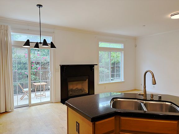 5th image of 3810 Peebles Pl