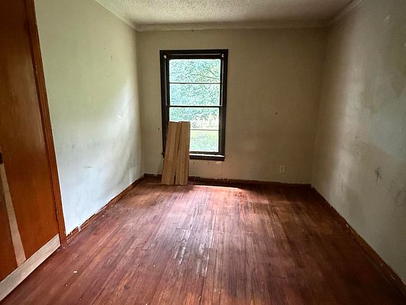 5th image of 123 Apple St