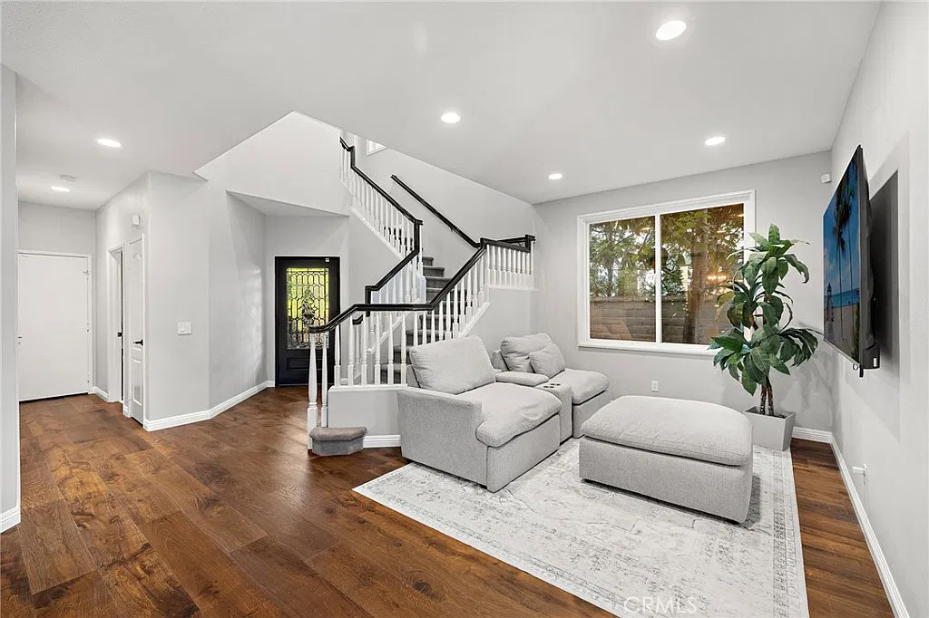 5 bed, 2350 sqft, $7,000 — Photo 3