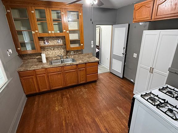 2nd image of 3510 W 98th St