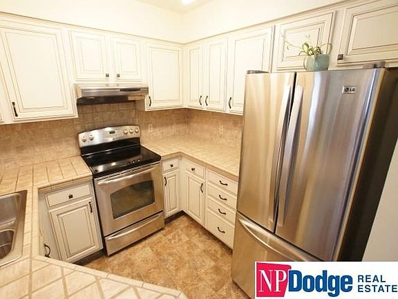 2nd image of 3508 Comstock Ave