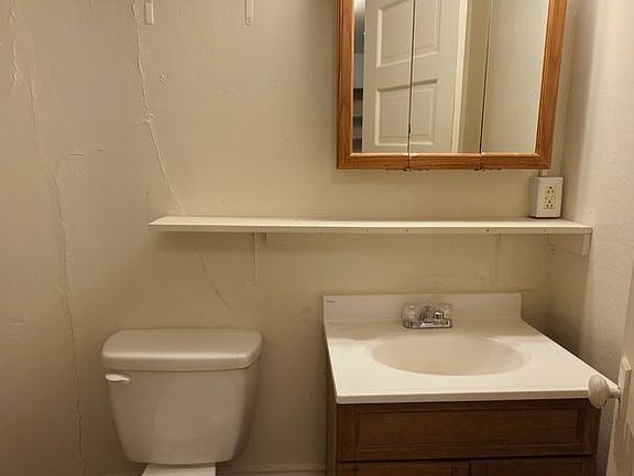 5th image of 213 Perrin Ave APT 2
