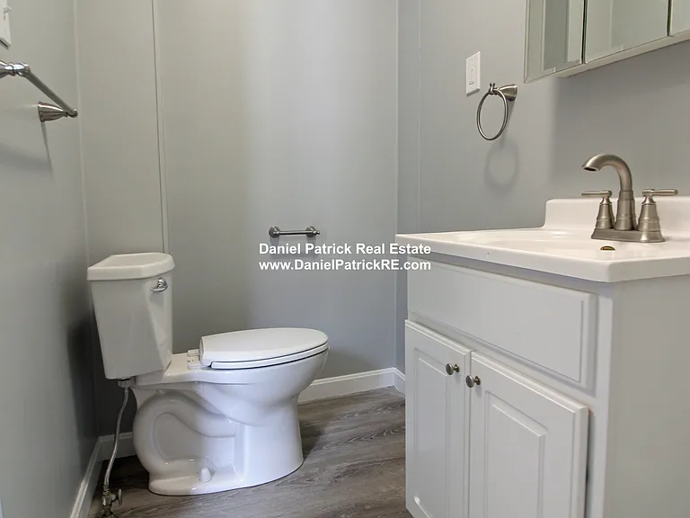 125 Grove St #2 — Photo 7